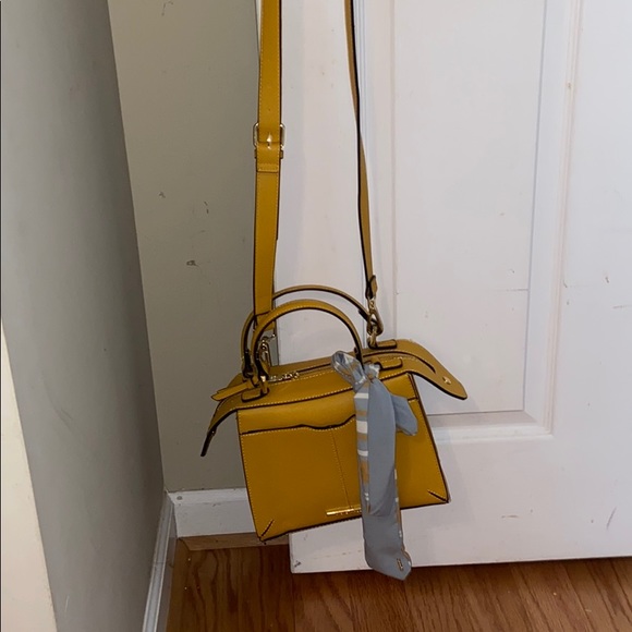 👜 - Picture 2 of 3